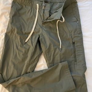 Womens Ripstop Pant by Vuori | Size Medium | Army Green